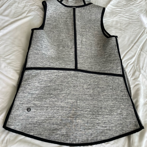 Lululemon”insculpt” reversible vest - Picture 8 of 10